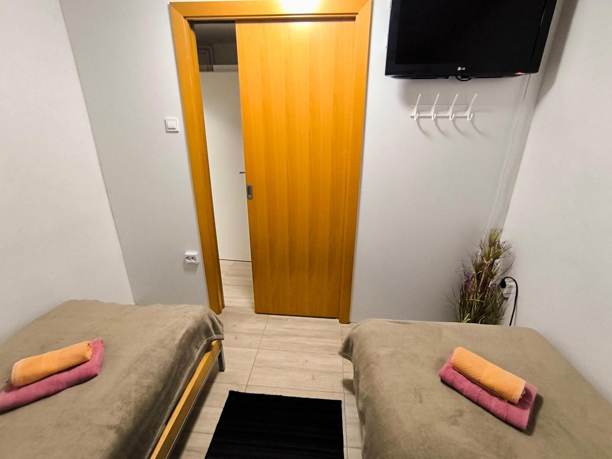 Jo-Ma Apartma - Safe Parking Ljubljana Extérieur photo